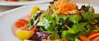 Leckerer, gesunder Salat. Foto: RitaE, Pixabay