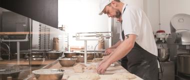 Im Cumpanum wird an Ort und Stelle gebacken. Alle Backwaren sind echtes Handwerk und mit biozertifizierten Zutaten hergestellt. Foto: André Heuck