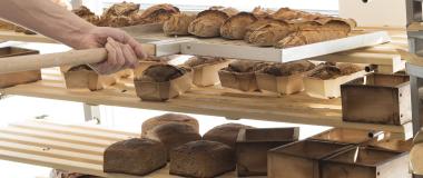 Im Cumpanum wird an Ort und Stelle gebacken. Alle Backwaren sind echtes Handwerk und mit biozertifizierten Zutaten hergestellt. Foto: André Heuck