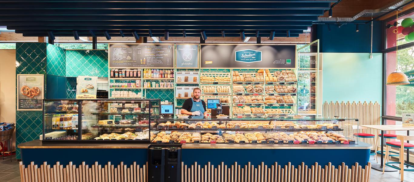 Verkaufstheke der Biobäckerei Schubert in Hochzoll. Foto: Sophie Seitz