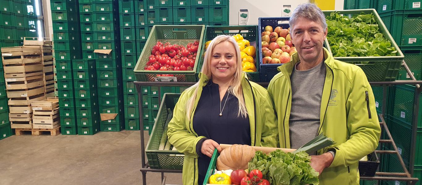 Carina Hahn und Hermann Haas-Hübsch, Geschäftleitung vom Lieferservice 'Die rollende Gemüsekiste'. Foto: Die rollende Gemüsekiste